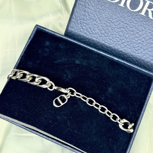 DIOR Italic Chain Link Bracelet - Picture 5 of 6
